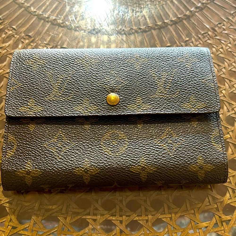 Authentic Louis Vuitton Monogram Wallet